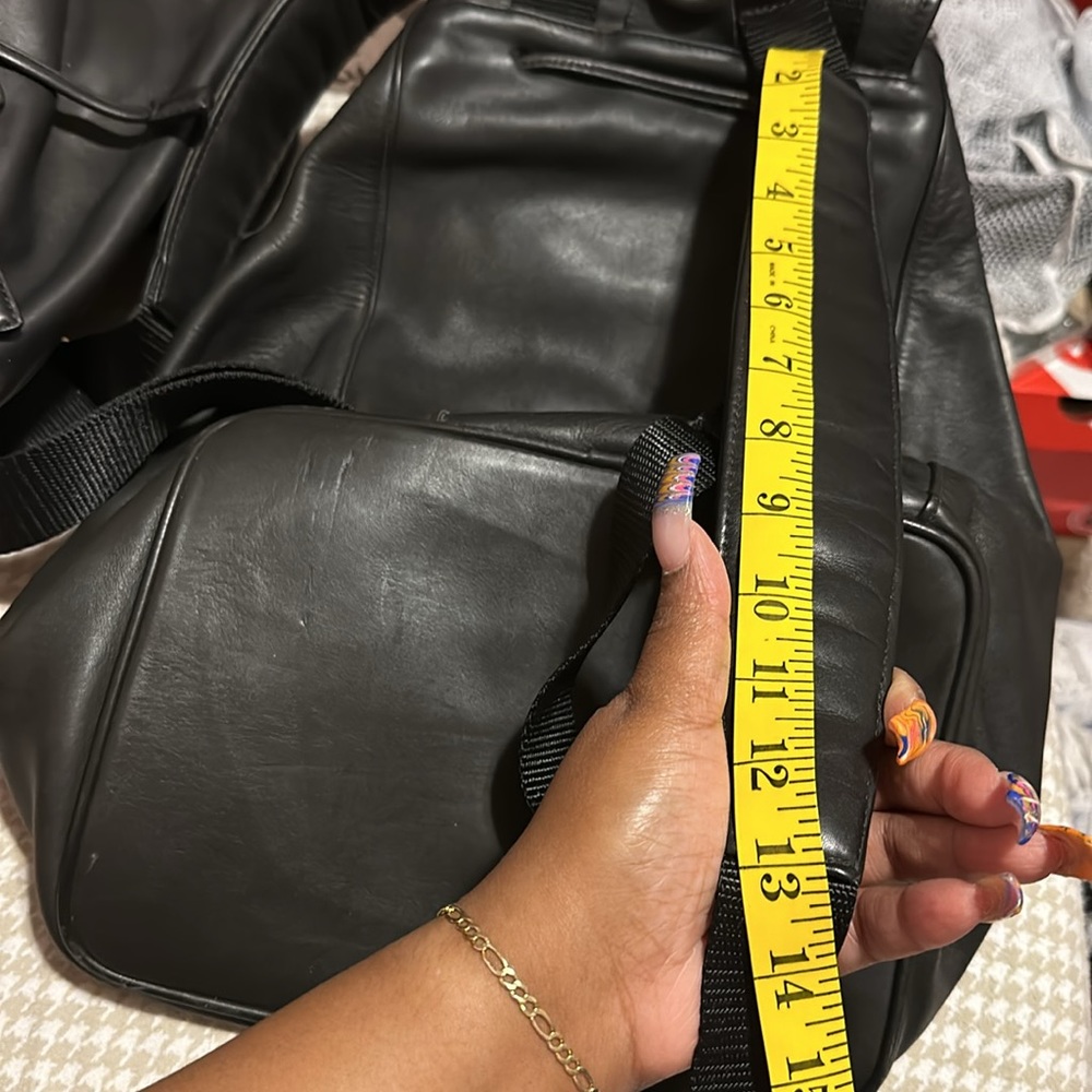 Black Coach backpack barely used - Picture 10 of 10